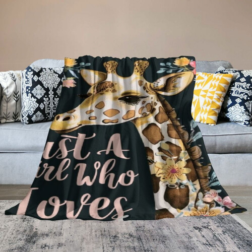 Giraffe Flannel Throw Blanket White 1