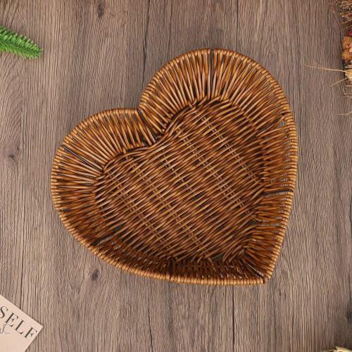 Heart-Shaped Plastic Storage Basket – Fruit, Veg, Snacks, Candy & Bread Tray – Multi-Functional Closet Organizer 1
