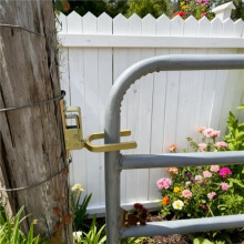 Instant Locking Gate Door Bar,Spring-Loaded Auto-Lock, Rust-Resistant,One-Hand Use for Outdoor Gates, Fences & Sheds 4PC
