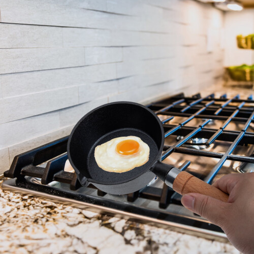 Cast Iron Mini Saucepan with Pour Spout 1.5 Qt 1