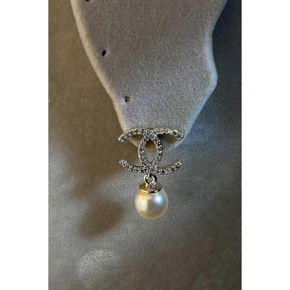 Kikidex (As Show, One Size) Fashion Pearl Detailed Cc Earrings Jewelry