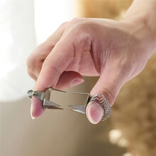 Pottery Glaze Tools Fingertip Dip Glaze Clip Stainless Steel Glaze Clip DIY Tea Cup Ceramic Coloring and Glazing Tool
