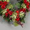 Corona de rosas artificiales en forma de corazón, roja, 35,5 cm (14 pulgadas) 8
