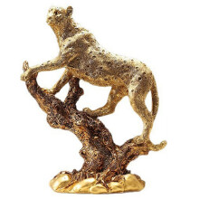 Luxuriöse Goldene Leopardenstatue auf Einem Ast, Gepardenskulptur, Elegante Wildtierfigur für Zuhause und Büro