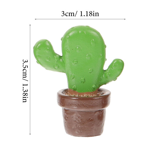 Cactusfiguurtje van hars, 3,5 cm, groen, decoratief. 1