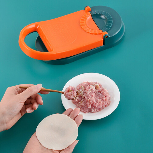 Pressa per pasta per ravioli pieghevole con foro per appenderla 2