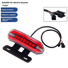 Universeel E-Bike Achterlicht met Beugel, Waterdicht, Waarschuwingslampje voor Nachtelijk Rijden, voor ATV-Go-Kart