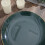 BalsaCircle10Round10" Hunter Green Γυαλιστερά Πλαστικά Πιάτα Σαλάτας Μίας Χρήσης με Χρυσό Φόντο, 8