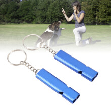 Tente de camping étanche pour 4 personnes, robuste, montage facile avec double toit et sac.