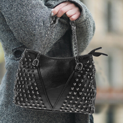 1 Bolsa de Ombro com Corrente Preta em PU da Moda 2