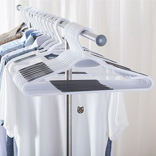 30-Pack Slim Plastic Non-Slip Clothes Hangers 1