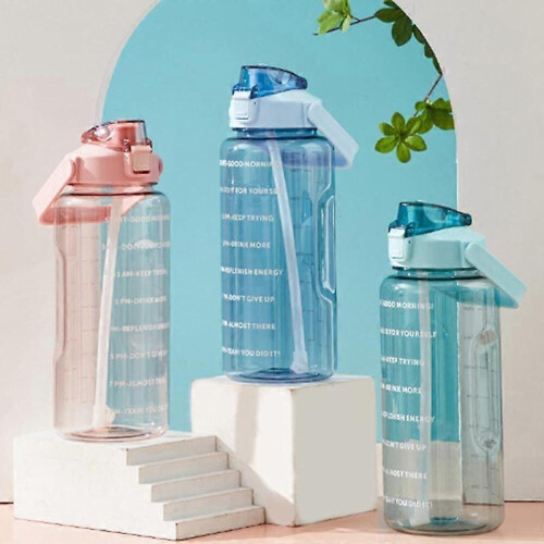 Wasserflasche mit Strohhalm 2