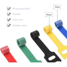 60-Pack Herbruikbare Kabellabels en Snoerorganizerset - Kleurgecodeerde Beschrijfbare Kabellabels met Stift + 30 Kabelbinders voor Thuiskantoor