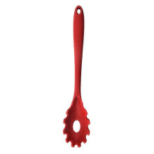 Κουτάλι ζυμαρικών κουζίνας, νόστιμο κουτάλι ζυμαρικών με τρύπα και μαλακή λαβ