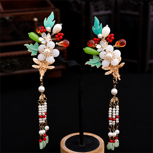 (1) Elegante Blumenhaarschmuck mit Quaste 1