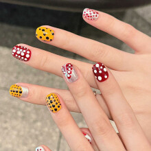 (XS) Ladybug Print Short Fake Nails - Natural & Durable