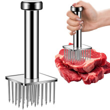 Ablandador de carne de acero inoxidable 304 con mango ergonómico y 18 pines.