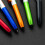 Set di 5 penne a sfera multifunzione con stilo, luce LED e supporto per telefono. 3