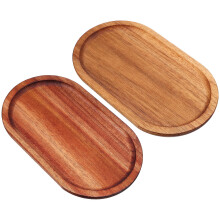 Ensemble de 2 plateaux de service en bois brun clair, style rustique, parfaits pour les fĂŞtes, les repas de famille et entre amis.