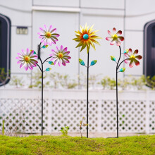 Metallener Windmühlen-Gartenstecker für die weihnachtliche Außendekoration