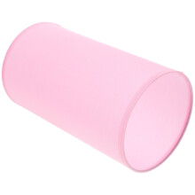 Abat-jour léger en tissu rose à la texture lisse pour lampe de table, idéal pour l'éclairage intérieur.