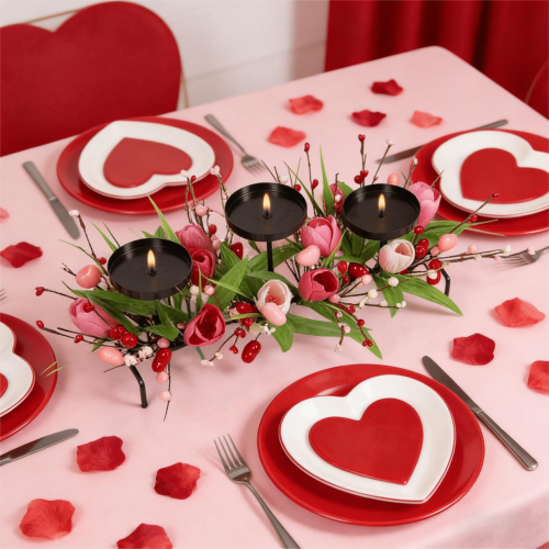 Blumen-Mittelstück mit 3 Kerzen, Pfingstrosen und Beeren 1