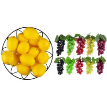 Fruits artificiels : 20 citrons jaunes artificiels, 10 grappes de raisins artificiels