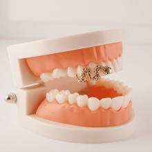 Snake Design Grillz Kupari Kuutiollinen Zirkonia Vihreä Jalokivi
