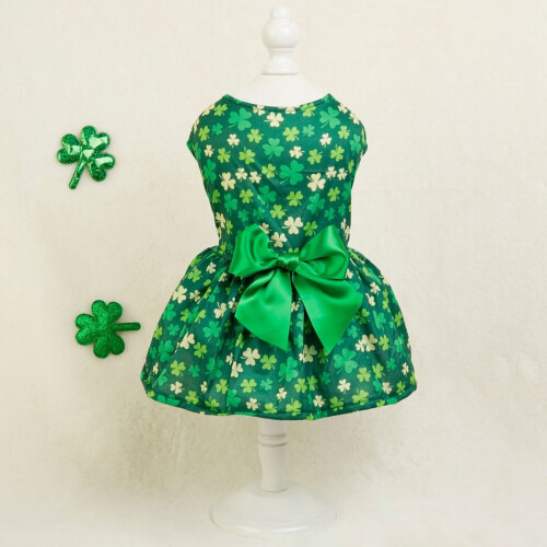 Hunderock zum St. Patrick's Day mit Kleeblatt-Schleife