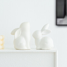 Adorno de conejo de Pascua de cerámica para la sala de estar