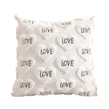 Funda de almohada LOVE con relieve, 45 x 45 cm.
