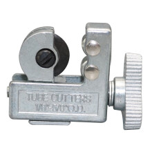Pipe&Tube Cutter Adjustable Tubing Cutter Diameter 1/8 to 5/8 Inches Perfect for Cutting Copper, Brass, PVC, Steel