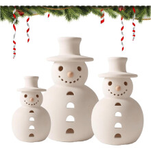Decorazione natalizia rustica a forma di pupazzo di neve in terracotta fatto a mano.