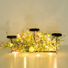 Centre de table printanier de Pâques avec 3 bougeoirs lumineux, plateau en métal noir, verdure artificielle et œufs pailletés – Décoration de