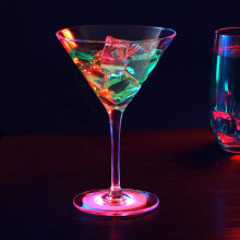 Lot de 10 lampes LED pour bouteilles, porte-gobelets et sous-verres lumineux.