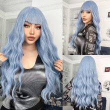 Paarse synthetische pruik met golvend haar voor vrouwen, 26 inch lang, krullend haar, perfect voor cosplay, Halloweenfeestjes of dagelijks gebruik.