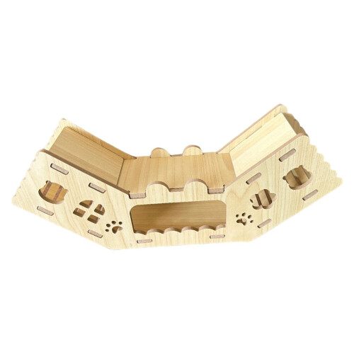 Túnel de madera para hámster con múltiples cámaras.