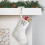 Pluche witte kerstkousen met zilveren letters 4