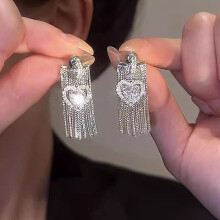 Kolczyki w kształcie wodospadu w stylu francuskim, koreański design, można nosić na dwa sposoby. Są luksusowe, a zarazem stylowe i pasują do