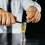 Set di 2 bicchieri dosatori per cocktail in plastica trasparente, ideali per bar, feste e cucina. 5