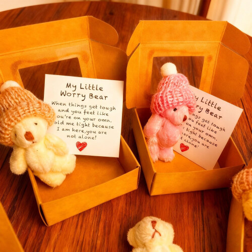 Mini urso de pelúcia feito à mão com chapéu de tricô e 2