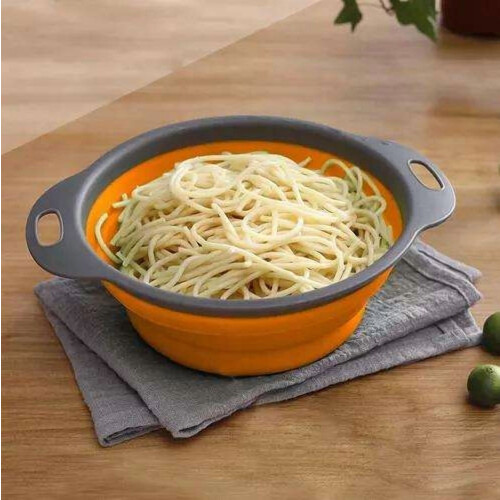 Practical collapsible silicone colander - saves space and time in the kitchen 2