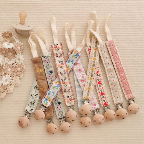 Slabhra Pacifier Bróidnithe Bróidnithe do Leanbh Teether Leanbh Bréagáin Bheaga Slabhra Frith-titim Gearrthóg Pacifier Adhmaid Feá Lanyard 1