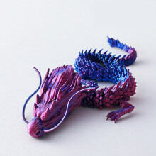 3D-geprinte draak als bureaudecoratie