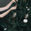 10 dennentakjes van wit schuimplastic voor het maken van een kerstkrans. 5