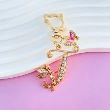 Porte-clés papillon avec initiales A-Z26, pendentif en métal et cristal, bijou pour sac, cadeau idéal pour la fête des mères, pour femme ou