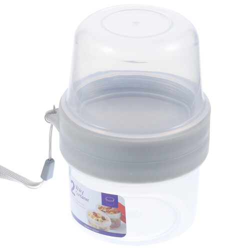 Caja transparente para almacenar frutas y yogur.