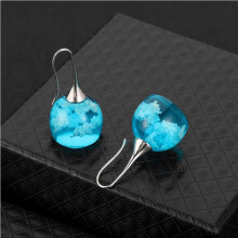 Orecchini alla moda in resina blu