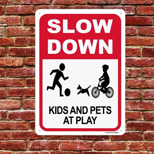 Πινακίδα αλουμινίου "Slow Kids Pets at Play", 8x12 ιντσών, για γειτονιές δρόμου και γκαζόν 1