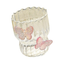 Dekorativer Glasbecher mit-weißer Schmetterling